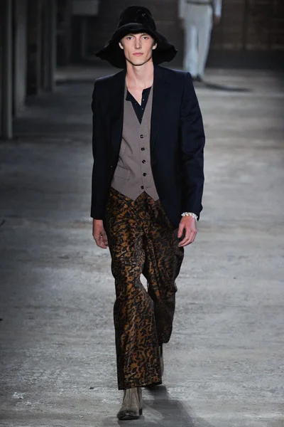 Look 29
